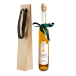 Goldener Honigschnaps mit Eleganz